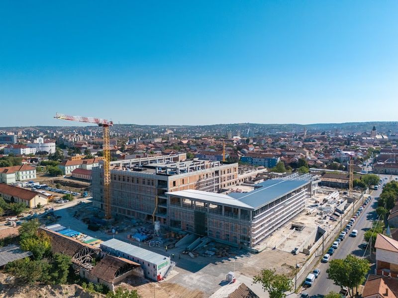 Spitalul de boli infecțioase din Oradea, la 52%: contractul de finanțare UE semnat după ce PNRR a eș